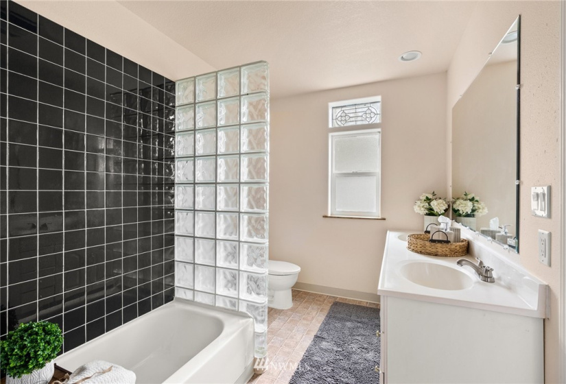 500 First, Toledo, Washington 98591, 3 Bedrooms Bedrooms, ,2 BathroomsBathrooms,Residential,For Sale,First,NWM1846221