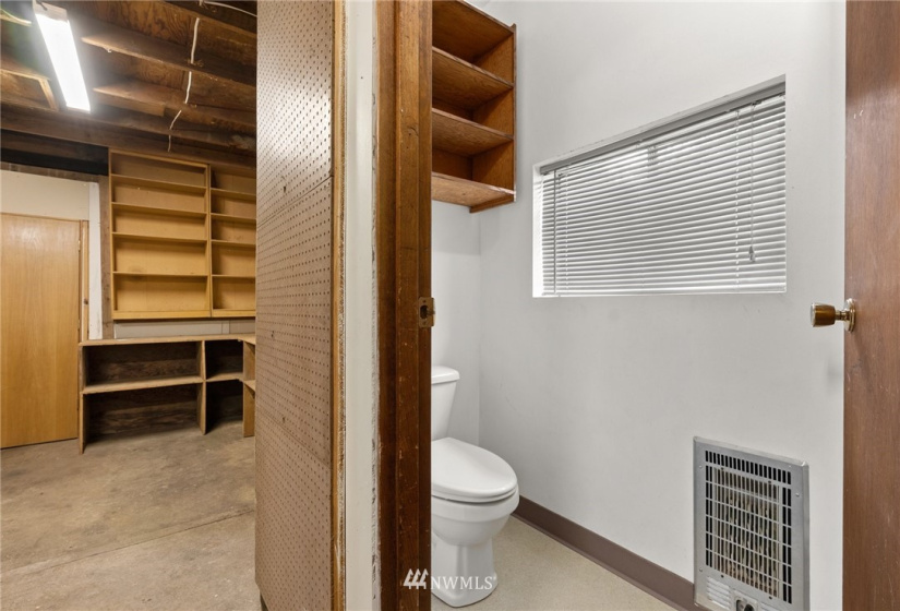 500 First, Toledo, Washington 98591, 3 Bedrooms Bedrooms, ,2 BathroomsBathrooms,Residential,For Sale,First,NWM1846221