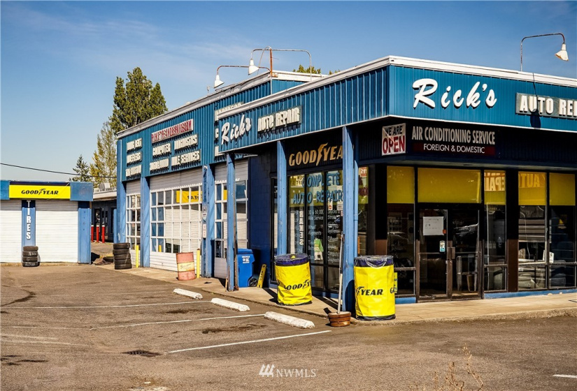 12200 Aurora, Seattle, Washington 98133, ,Commercial Sale,For Sale,Aurora,NWM1844955