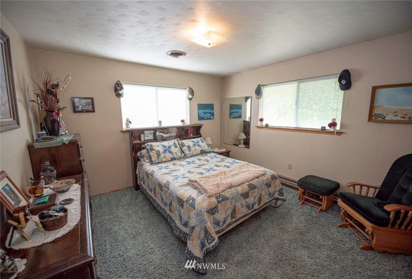 517 Holly, Walla Walla, Washington 99362, 4 Bedrooms Bedrooms, ,2 BathroomsBathrooms,Residential,For Sale,Holly,NWM1846372