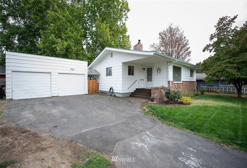 517 Holly, Walla Walla, Washington 99362, 4 Bedrooms Bedrooms, ,2 BathroomsBathrooms,Residential,For Sale,Holly,NWM1846372