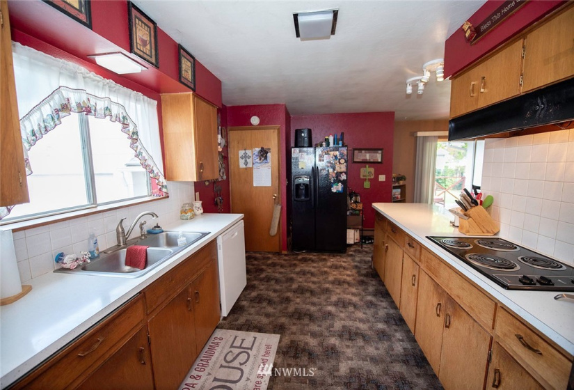 517 Holly, Walla Walla, Washington 99362, 4 Bedrooms Bedrooms, ,2 BathroomsBathrooms,Residential,For Sale,Holly,NWM1846372