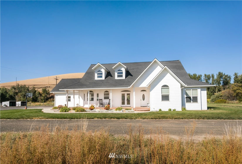 105 Blue Crane, Dayton, Washington 99328, 4 Bedrooms Bedrooms, ,3 BathroomsBathrooms,Farm,For Sale,Blue Crane,NWM1846522