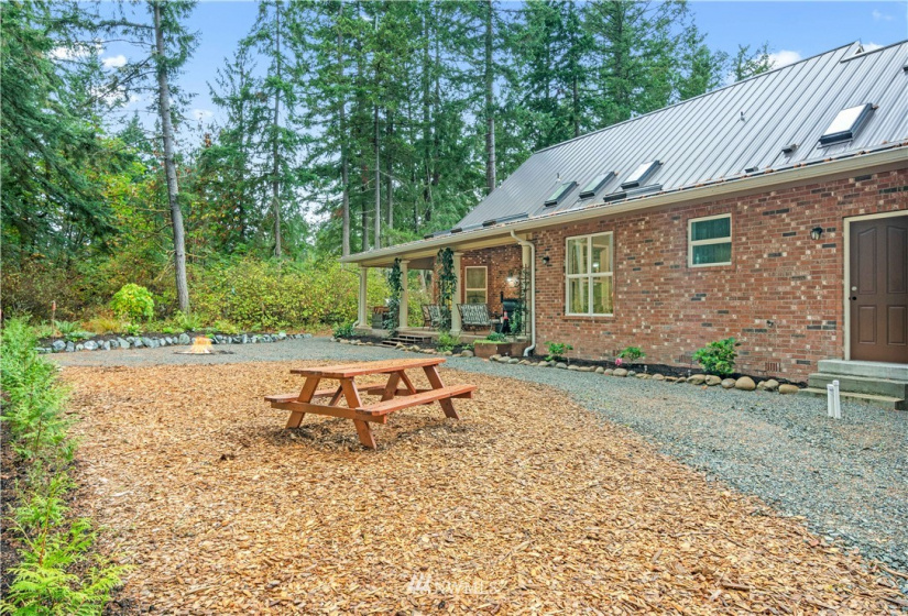 20515 63rd, Spanaway, Washington 98387, 6 Bedrooms Bedrooms, ,1 BathroomBathrooms,Residential,For Sale,63rd,NWM1846825
