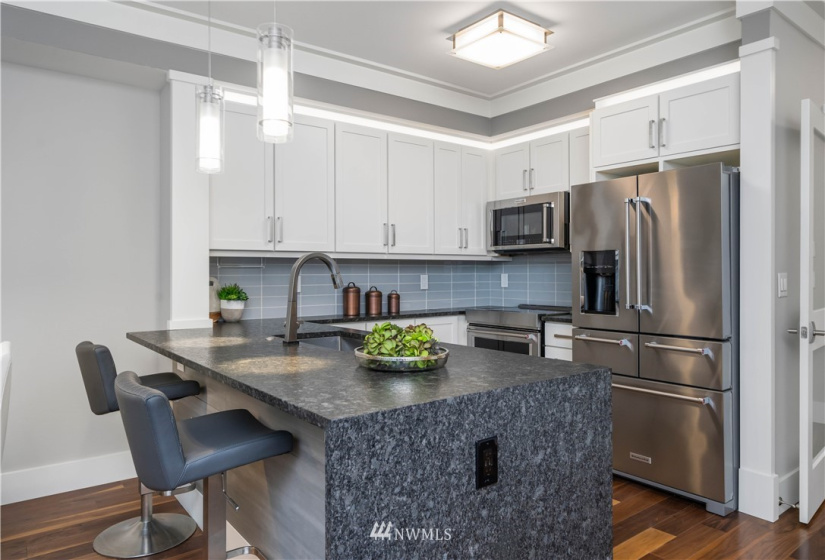 1501 Tacoma, Tacoma, Washington 98402, 1 Bedroom Bedrooms, ,1 BathroomBathrooms,Residential,For Sale,Reverie at Mercato,Tacoma,NWM1845510