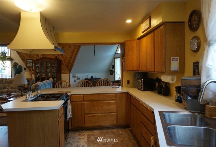 25505 US Highway 97, Pateros, Washington 98846, 5 Bedrooms Bedrooms, ,1 BathroomBathrooms,Residential,For Sale,US Highway 97,NWM1847052