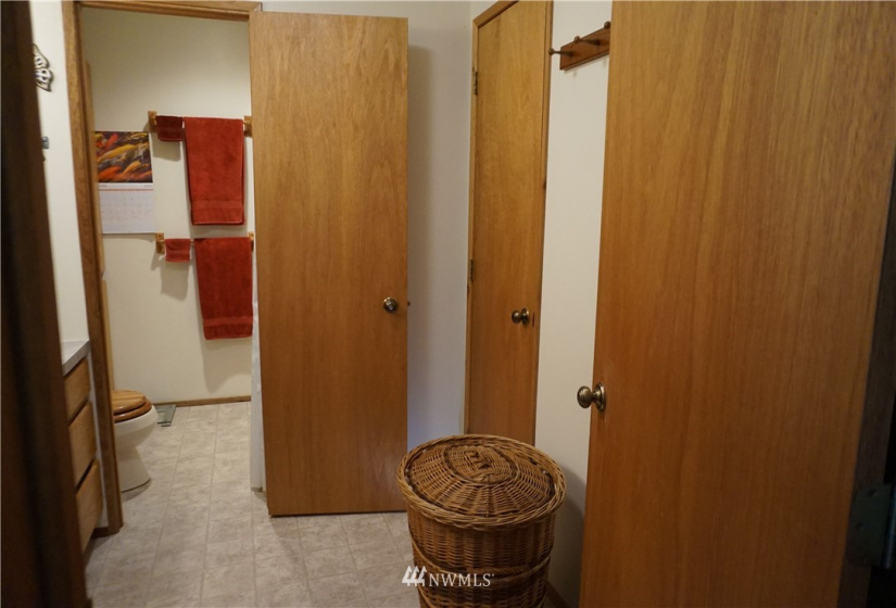 25505 US Highway 97, Pateros, Washington 98846, 5 Bedrooms Bedrooms, ,1 BathroomBathrooms,Residential,For Sale,US Highway 97,NWM1847052