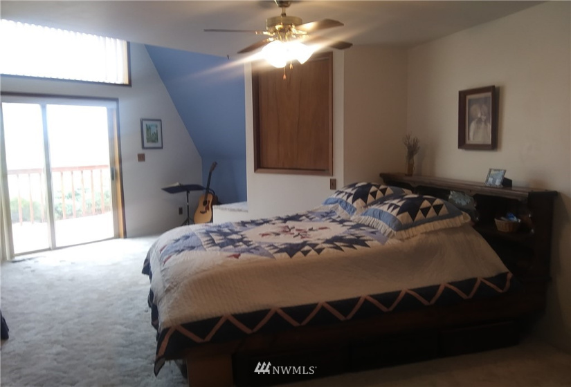 25505 US Highway 97, Pateros, Washington 98846, 5 Bedrooms Bedrooms, ,1 BathroomBathrooms,Residential,For Sale,US Highway 97,NWM1847052