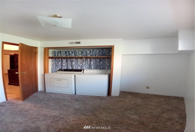 25505 US Highway 97, Pateros, Washington 98846, 5 Bedrooms Bedrooms, ,1 BathroomBathrooms,Residential,For Sale,US Highway 97,NWM1847052