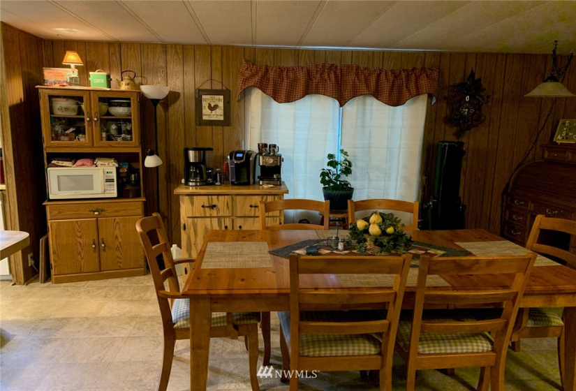25505 US Highway 97, Pateros, Washington 98846, 5 Bedrooms Bedrooms, ,1 BathroomBathrooms,Residential,For Sale,US Highway 97,NWM1847052