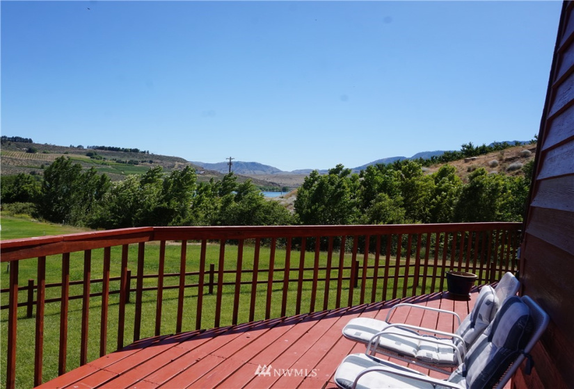 25505 US Highway 97, Pateros, Washington 98846, 5 Bedrooms Bedrooms, ,1 BathroomBathrooms,Residential,For Sale,US Highway 97,NWM1847052