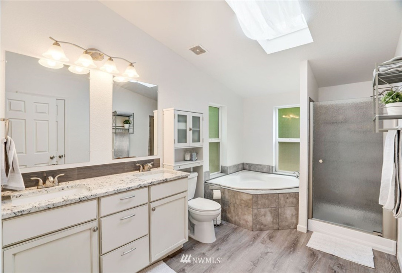 41705 109th, Eatonville, Washington 98328, 3 Bedrooms Bedrooms, ,2 BathroomsBathrooms,Manufactured In Park,For Sale,109th,NWM1845311
