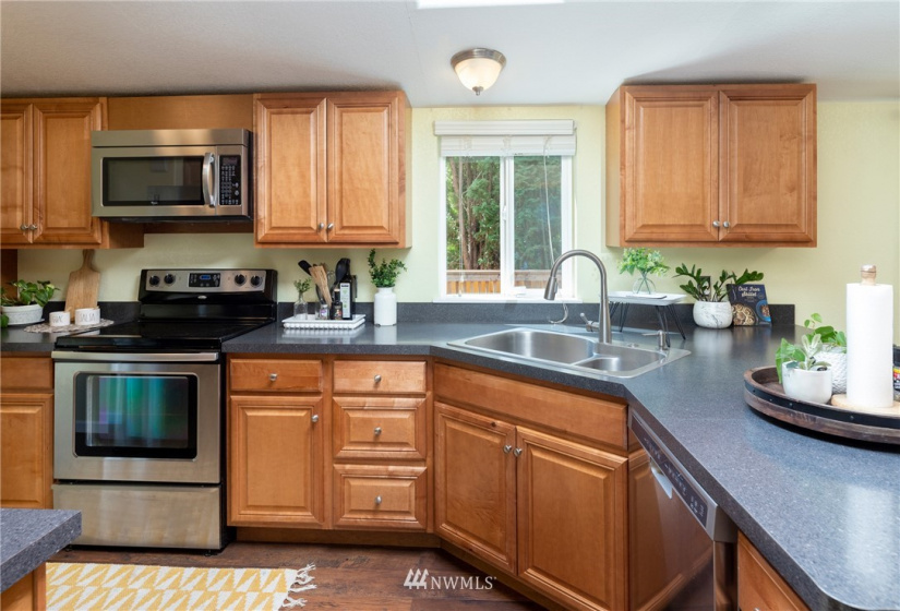 3702 234th, Granite Falls, Washington 98252, 3 Bedrooms Bedrooms, ,1 BathroomBathrooms,Manufactured In Park,For Sale,234th,NWM1845487