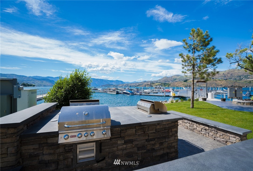 1350 Woodin, Chelan, Washington 98816, ,Residential,For Sale,Sunset Marina,Woodin,NWM1847556
