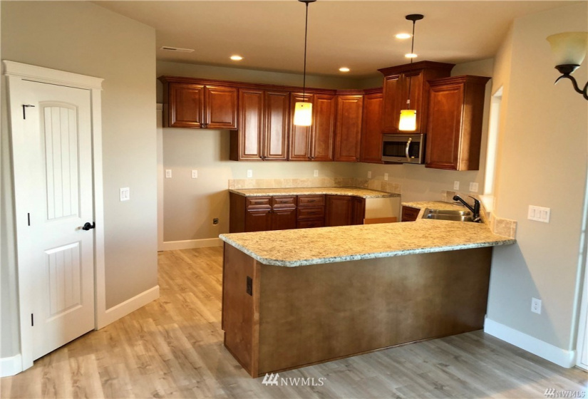 812 P, Quincy, Washington 98848, 4 Bedrooms Bedrooms, ,2 BathroomsBathrooms,Residential,For Sale,Palos Verdes Estates,P,NWM1847676