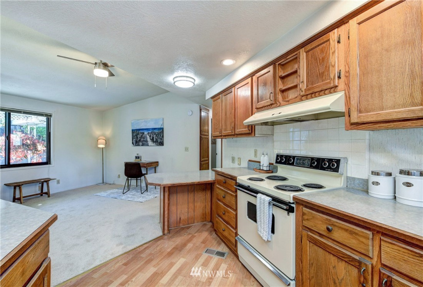 17225 119TH, Bothell, Washington 98011, 2 Bedrooms Bedrooms, ,1 BathroomBathrooms,Residential,For Sale,WOODCREST ESTATES,119TH,NWM1848004