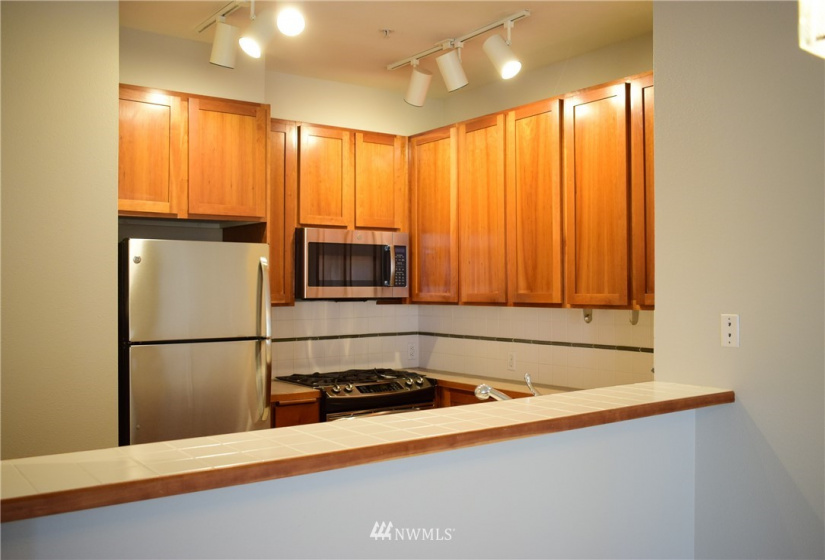 109 2nd, Kirkland, Washington 98033, 1 Bedroom Bedrooms, ,1 BathroomBathrooms,Residential Lease,For Rent,Portsmith,2nd,NWM1848174