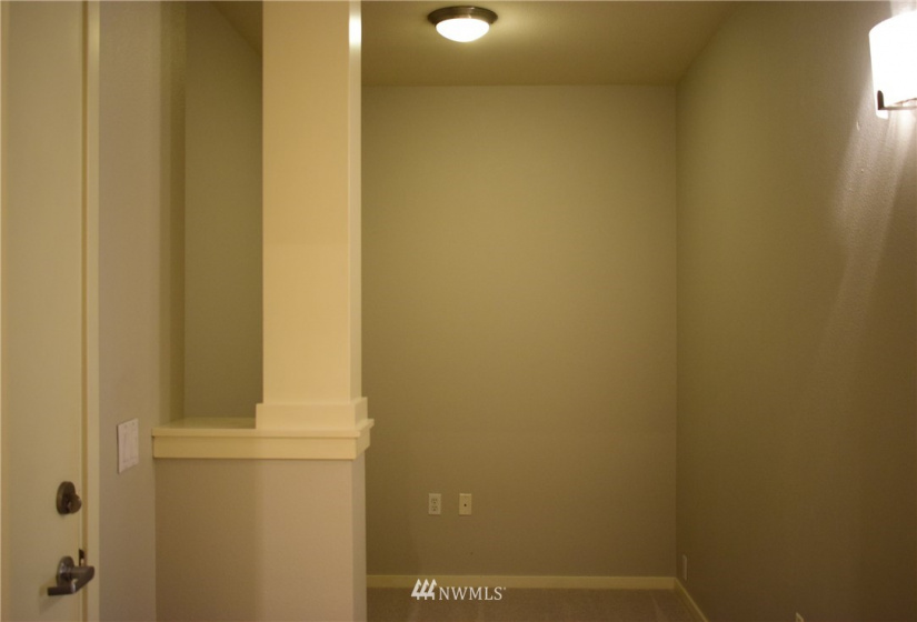 109 2nd, Kirkland, Washington 98033, 1 Bedroom Bedrooms, ,1 BathroomBathrooms,Residential Lease,For Rent,Portsmith,2nd,NWM1848174