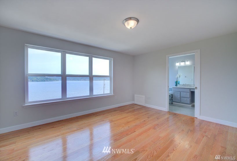 9837 Rainier, Seattle, Washington 98118, 3 Bedrooms Bedrooms, ,2 BathroomsBathrooms,Residential Lease,For Rent,Rainier,NWM1848123