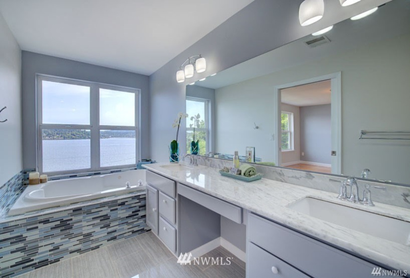 9837 Rainier, Seattle, Washington 98118, 3 Bedrooms Bedrooms, ,2 BathroomsBathrooms,Residential Lease,For Rent,Rainier,NWM1848123