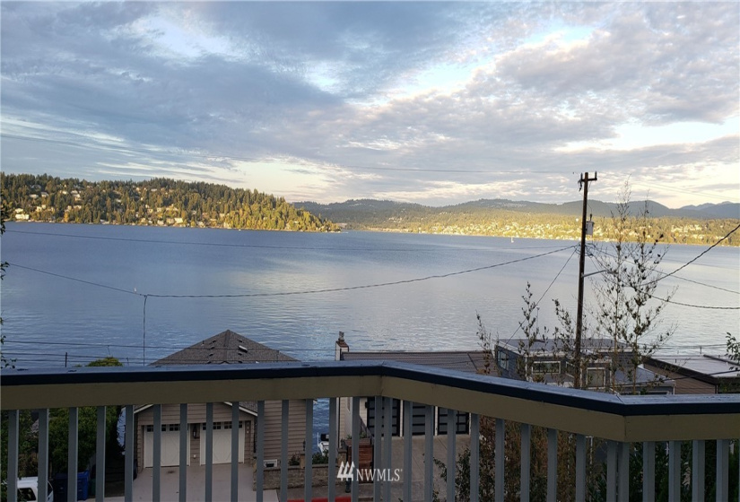 9837 Rainier, Seattle, Washington 98118, 3 Bedrooms Bedrooms, ,2 BathroomsBathrooms,Residential Lease,For Rent,Rainier,NWM1848123