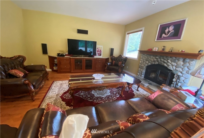 12244 337th, Carnation, Washington 98014, 4 Bedrooms Bedrooms, ,3 BathroomsBathrooms,Residential,For Sale,337th,NWM1848772