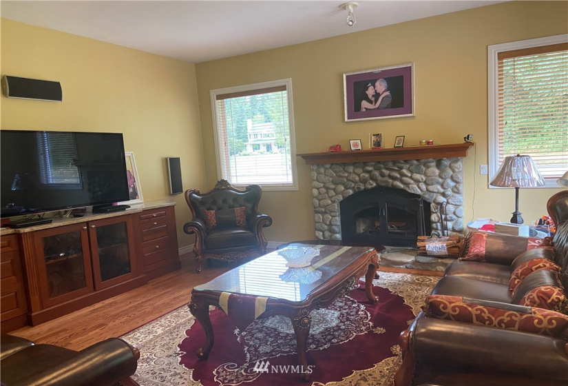 12244 337th, Carnation, Washington 98014, 4 Bedrooms Bedrooms, ,3 BathroomsBathrooms,Residential,For Sale,337th,NWM1848772