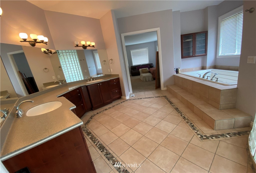 12244 337th, Carnation, Washington 98014, 4 Bedrooms Bedrooms, ,3 BathroomsBathrooms,Residential,For Sale,337th,NWM1848772