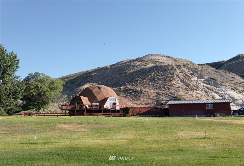 25505 US Highway 97, Pateros, Washington 98846, ,Residential Income,For Sale,US Highway 97,NWM1849225