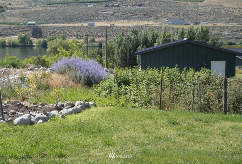 25505 US Highway 97, Pateros, Washington 98846, ,Residential Income,For Sale,US Highway 97,NWM1849225
