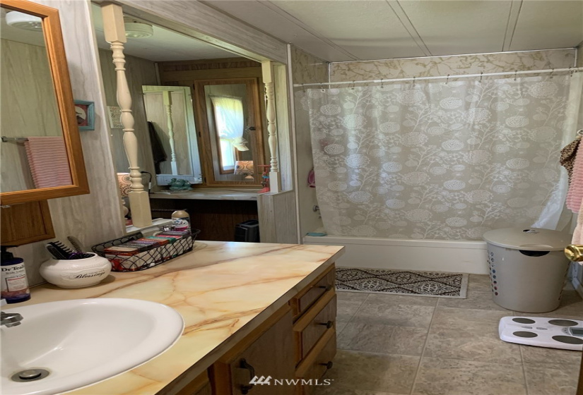 25505 US Highway 97, Pateros, Washington 98846, ,Residential Income,For Sale,US Highway 97,NWM1849225
