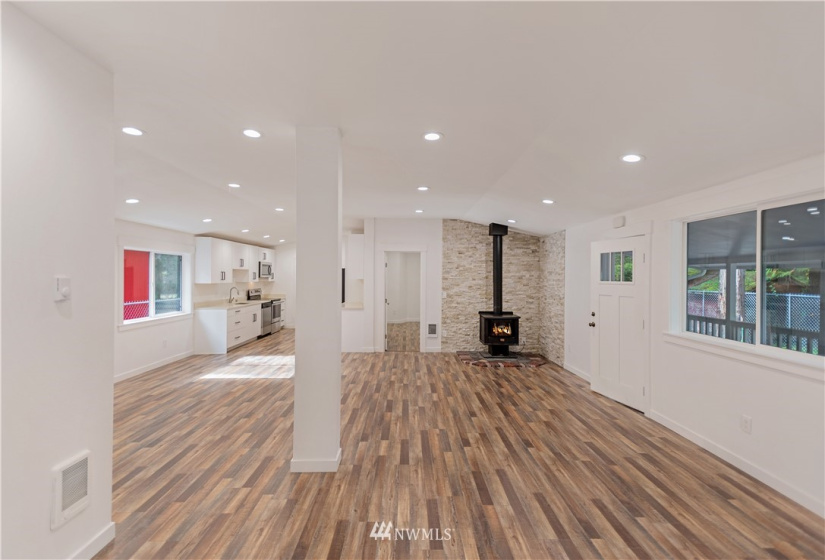 8279 Golden Valley, Maple Falls, Washington 98266, 3 Bedrooms Bedrooms, ,1 BathroomBathrooms,Manufactured In Park,For Sale,Golden Valley,NWM1849356