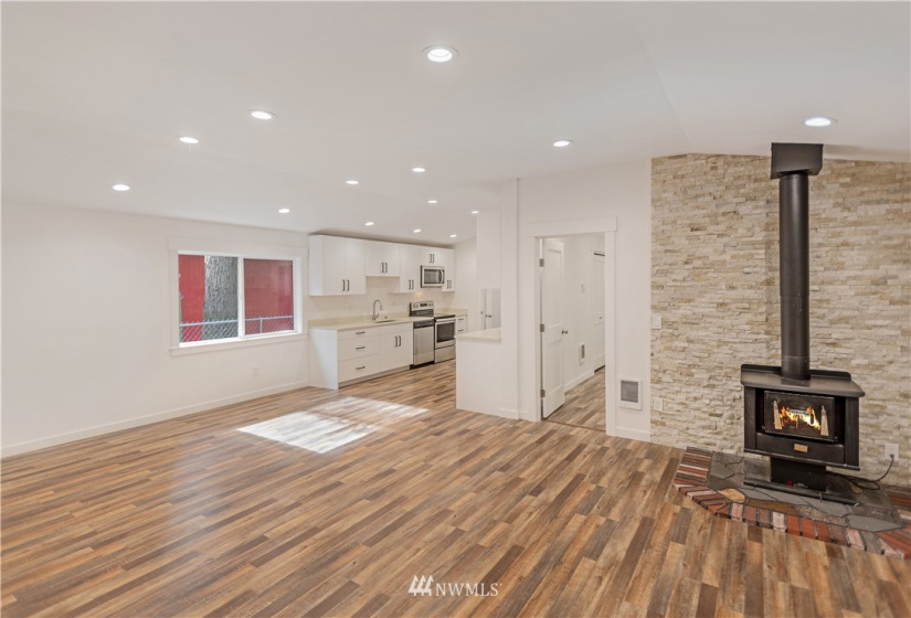 8279 Golden Valley, Maple Falls, Washington 98266, 3 Bedrooms Bedrooms, ,1 BathroomBathrooms,Manufactured In Park,For Sale,Golden Valley,NWM1849356