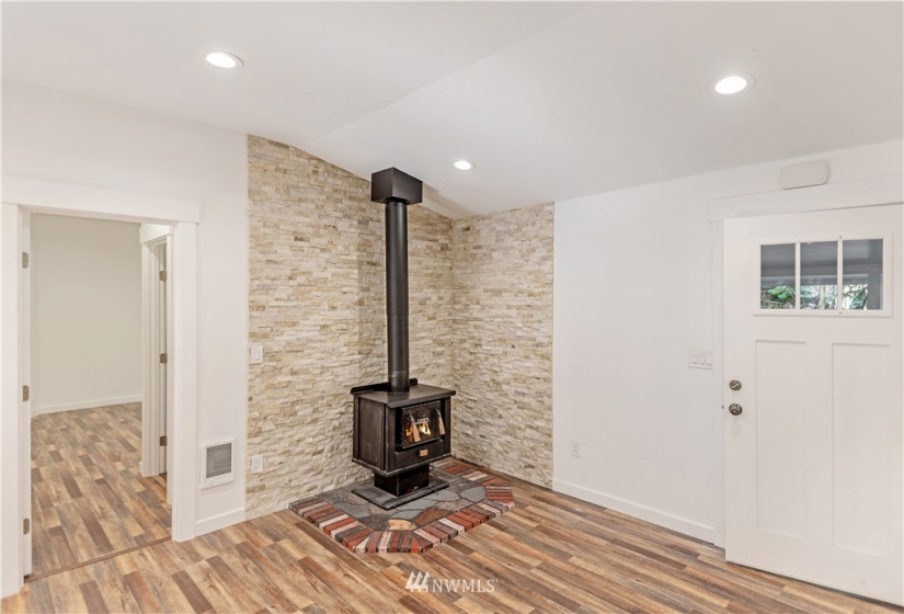 8279 Golden Valley, Maple Falls, Washington 98266, 3 Bedrooms Bedrooms, ,1 BathroomBathrooms,Manufactured In Park,For Sale,Golden Valley,NWM1849356