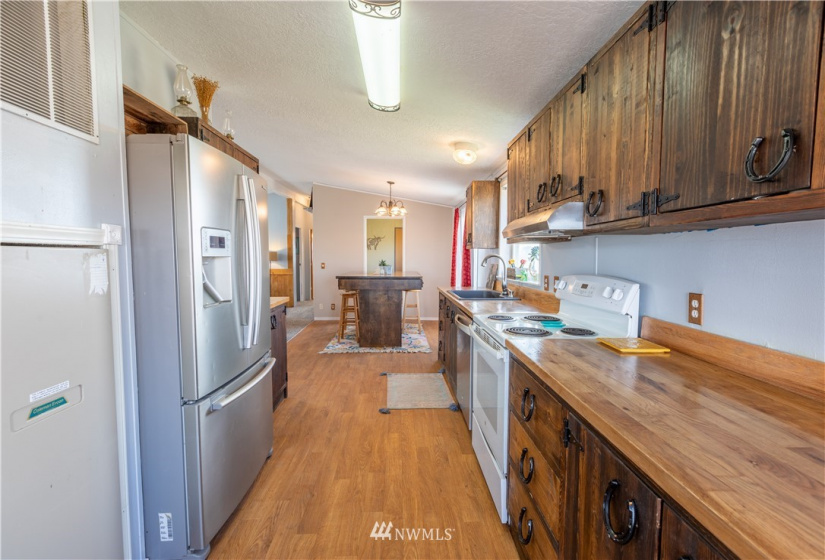 7806 Road 10.2, Ephrata, Washington 98823, 3 Bedrooms Bedrooms, ,2 BathroomsBathrooms,Residential,For Sale,10.2,NWM1849208