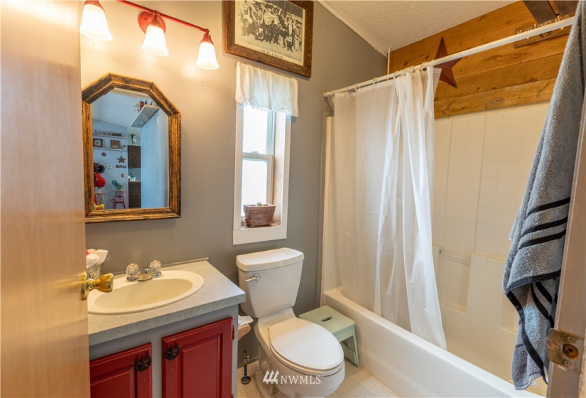 7806 Road 10.2, Ephrata, Washington 98823, 3 Bedrooms Bedrooms, ,2 BathroomsBathrooms,Residential,For Sale,10.2,NWM1849208