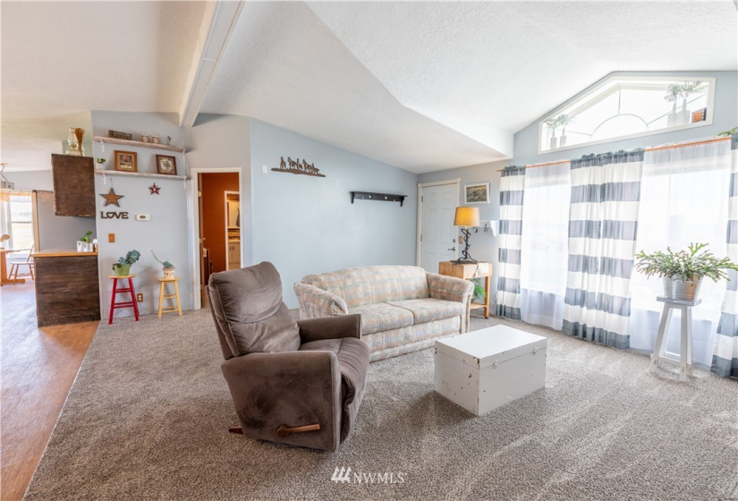 7806 Road 10.2, Ephrata, Washington 98823, 3 Bedrooms Bedrooms, ,2 BathroomsBathrooms,Residential,For Sale,10.2,NWM1849208