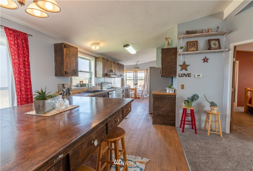 7806 Road 10.2, Ephrata, Washington 98823, 3 Bedrooms Bedrooms, ,2 BathroomsBathrooms,Residential,For Sale,10.2,NWM1849208