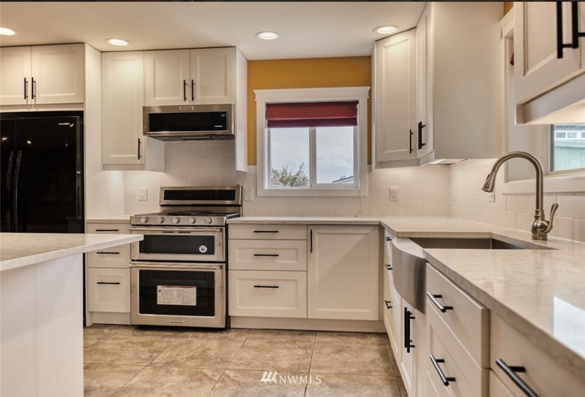 1996 Saturna, Point Roberts, Washington 98281, 2 Bedrooms Bedrooms, ,2 BathroomsBathrooms,Residential,For Sale,Saturna,NWM1848854