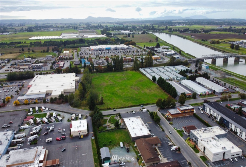 2121 Market, Mount Vernon, Washington 98273, ,Land,For Sale,Market,NWM1848626