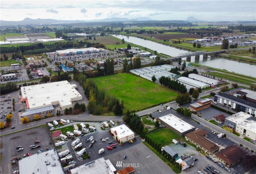 2121 Market, Mount Vernon, Washington 98273, ,Land,For Sale,Market,NWM1848626