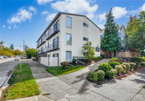 4000 California, Seattle, Washington 98116, ,Residential Income,For Sale,California,NWM1848968