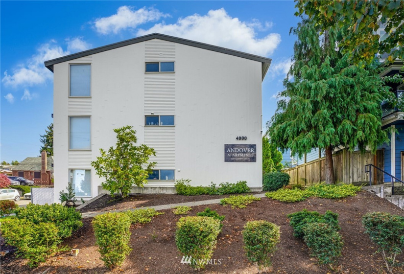 4000 California, Seattle, Washington 98116, ,Residential Income,For Sale,California,NWM1848968