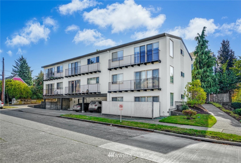 4000 California, Seattle, Washington 98116, ,Residential Income,For Sale,California,NWM1848968