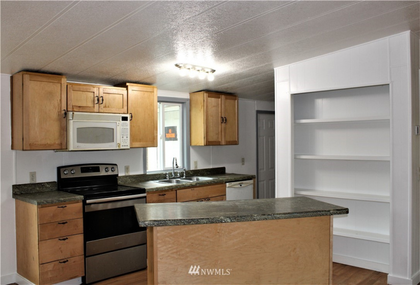 2156 Highway 7, Oroville, Washington 98844, 3 Bedrooms Bedrooms, ,2 BathroomsBathrooms,Residential,For Sale,Oroville Acres,Highway 7,NWM1849345
