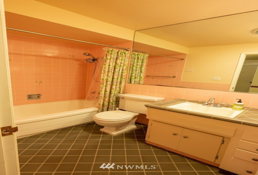 1616 41st, Seattle, Washington 98112, 1 Bedroom Bedrooms, ,1 BathroomBathrooms,Residential,For Sale,Park Lane Condominium,41st,NWM1848402