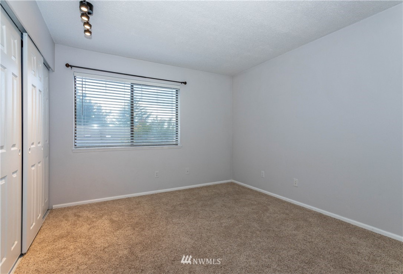 406 10th, Kirkland, Washington 98033, 2 Bedrooms Bedrooms, ,2 BathroomsBathrooms,Residential,For Sale,10th,NWM1847512