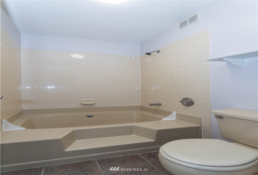 406 10th, Kirkland, Washington 98033, 2 Bedrooms Bedrooms, ,2 BathroomsBathrooms,Residential,For Sale,10th,NWM1847512