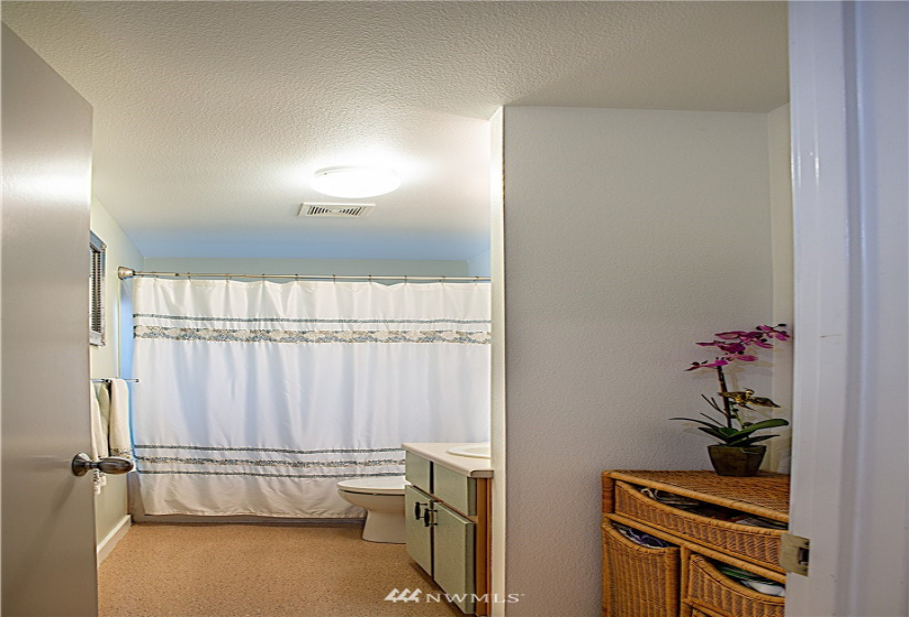 6000 17th, Seattle, Washington 98106, 4 Bedrooms Bedrooms, ,2 BathroomsBathrooms,Residential,For Sale,17th,NWM1846514