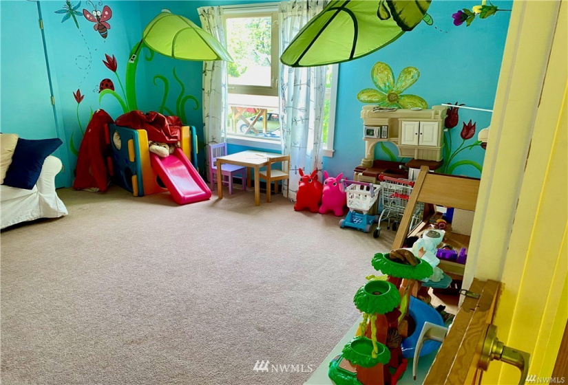 6000 17th, Seattle, Washington 98106, 4 Bedrooms Bedrooms, ,2 BathroomsBathrooms,Residential,For Sale,17th,NWM1846514